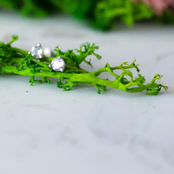 Small crystal zirconia kids studs - Picture 2 of 6